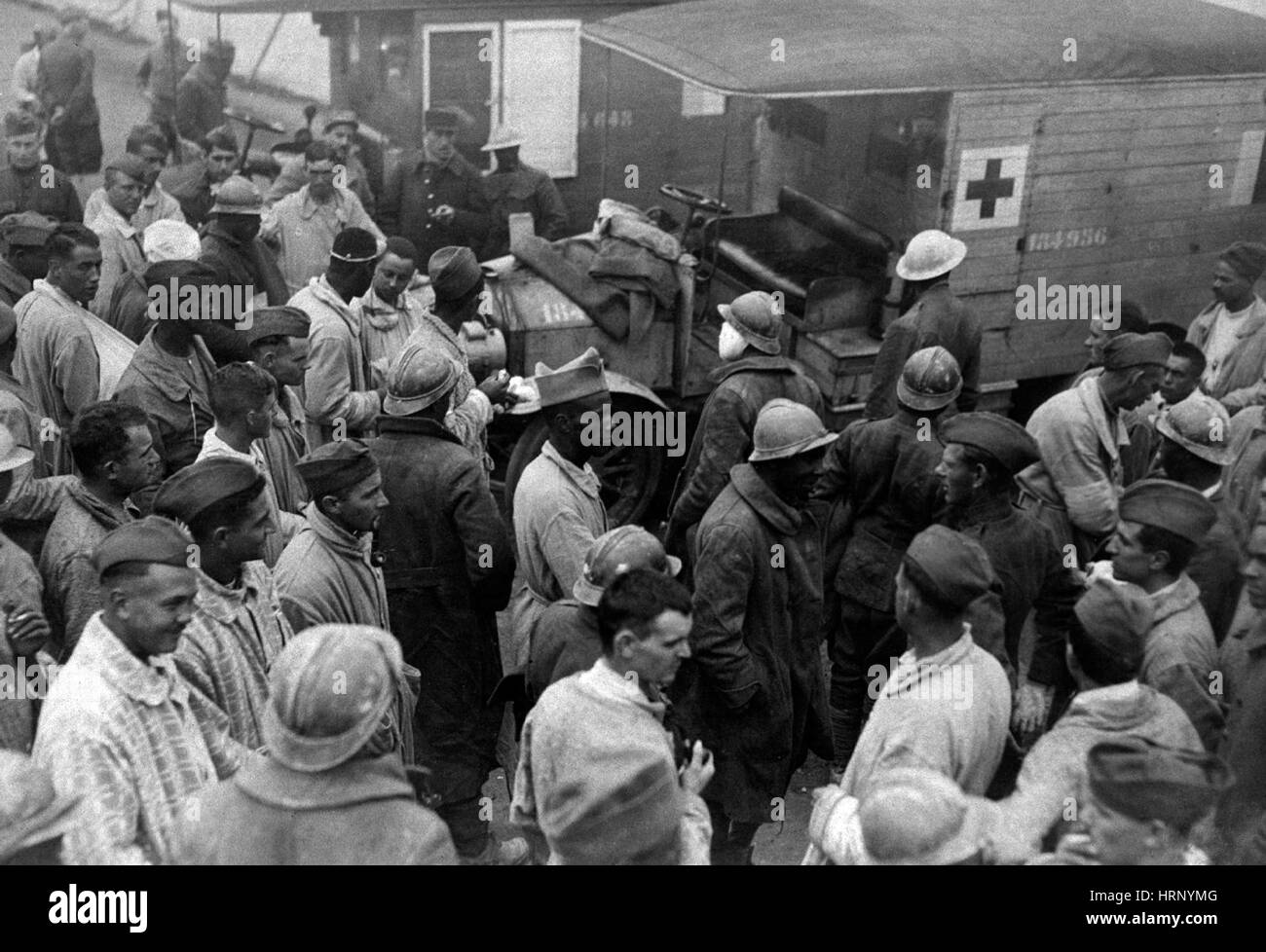 WWI, Wounded Arrive at Red Cross Hospital Stock Photo