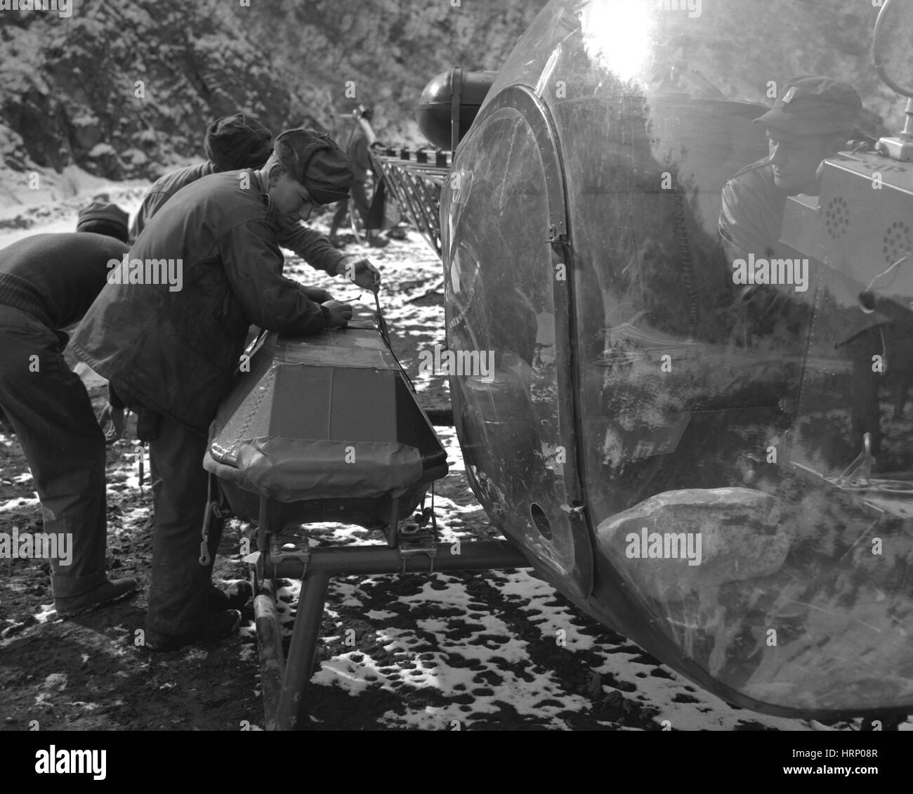 Korean War, Evacuating Wounded Stock Photo