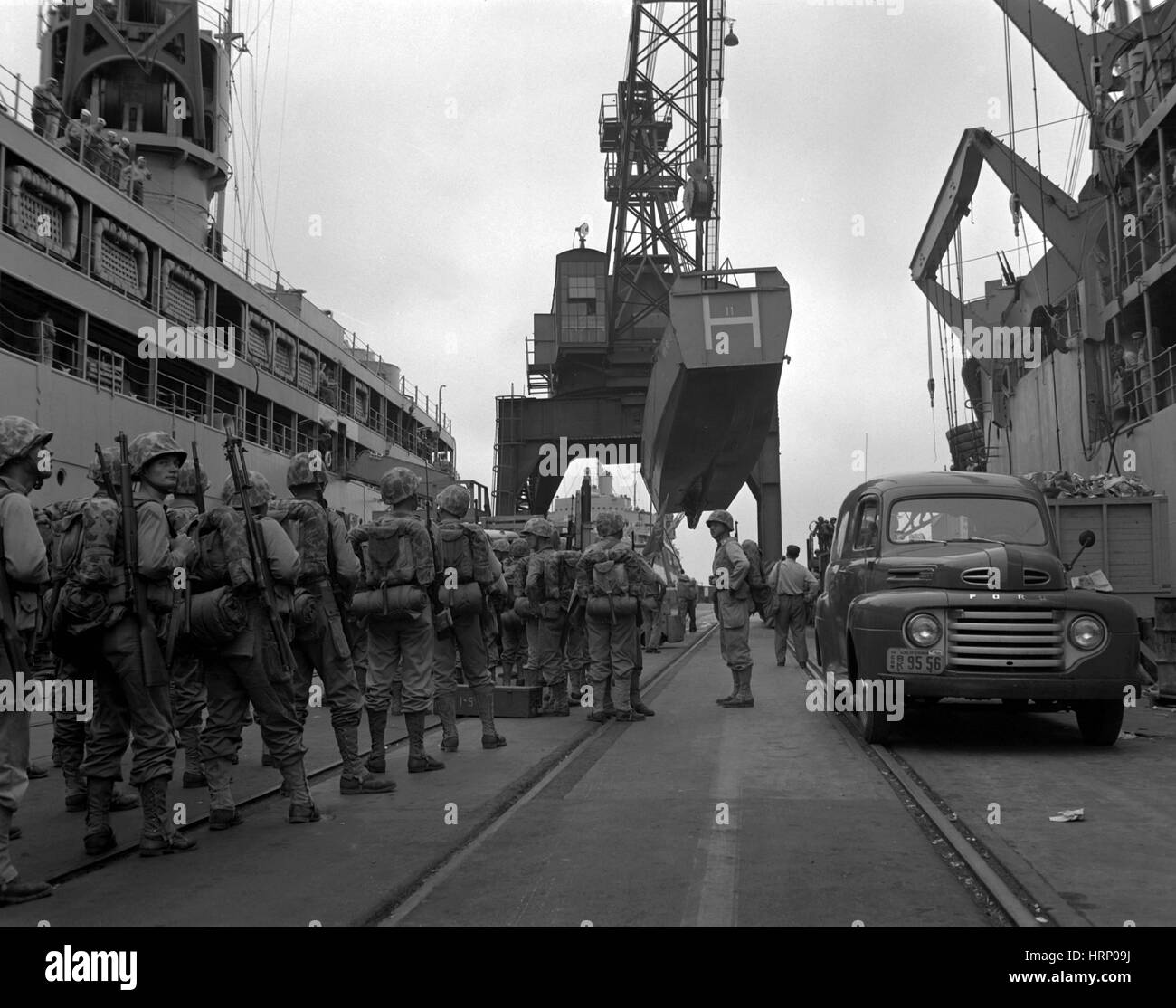 Korean War, Marines Embark for Korea, 1950 Stock Photo