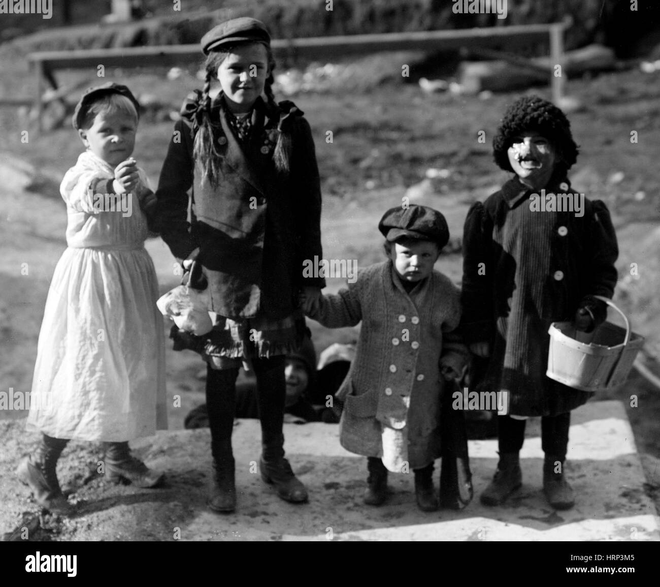 NYC, Thanksgiving Ragamuffins, 1910s Stock Photo