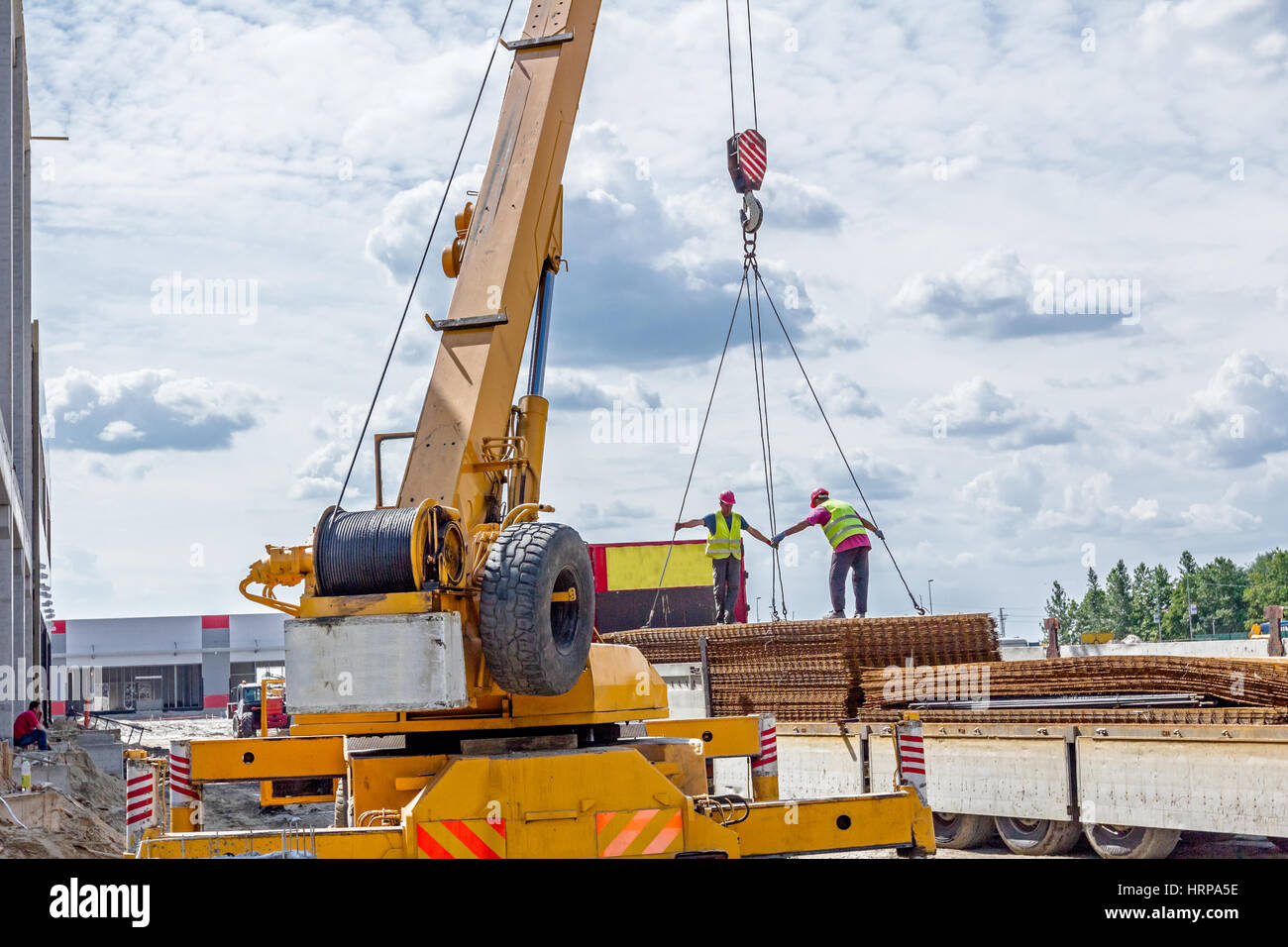 Truck Unloading Crane at Byron Wells blog