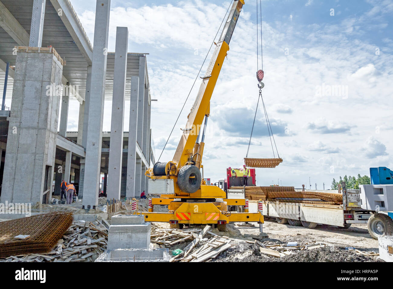 Truck Unloading Crane at Byron Wells blog