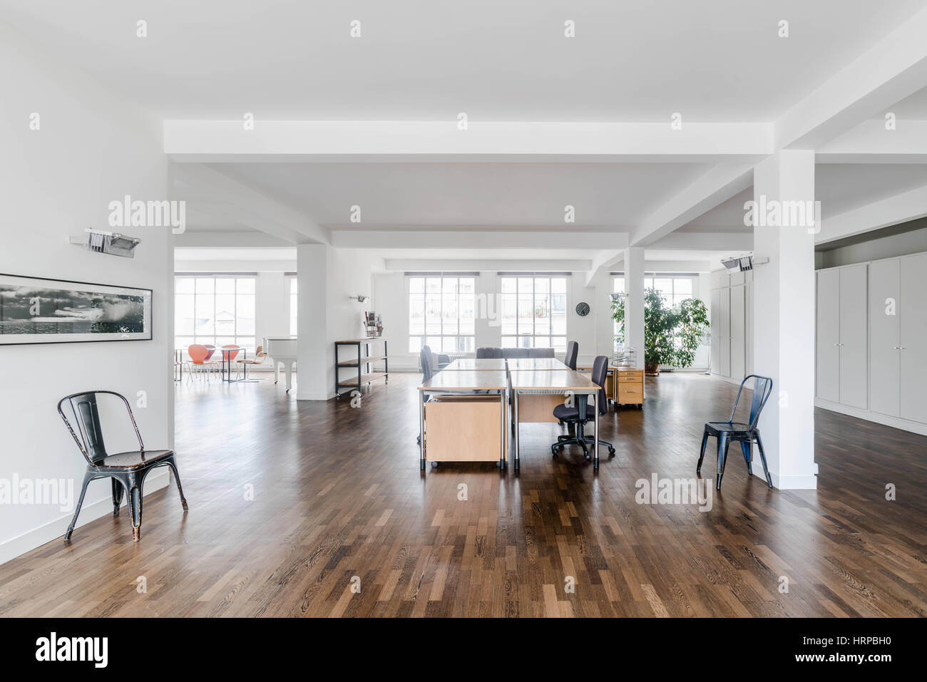 Open space office Stock Photo - Alamy