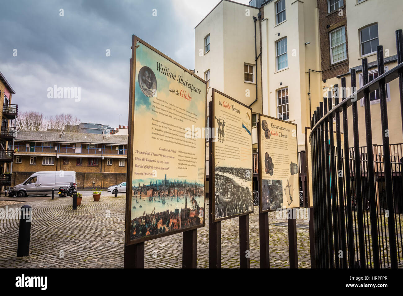 Original globe theatre hires stock photography and images Alamy