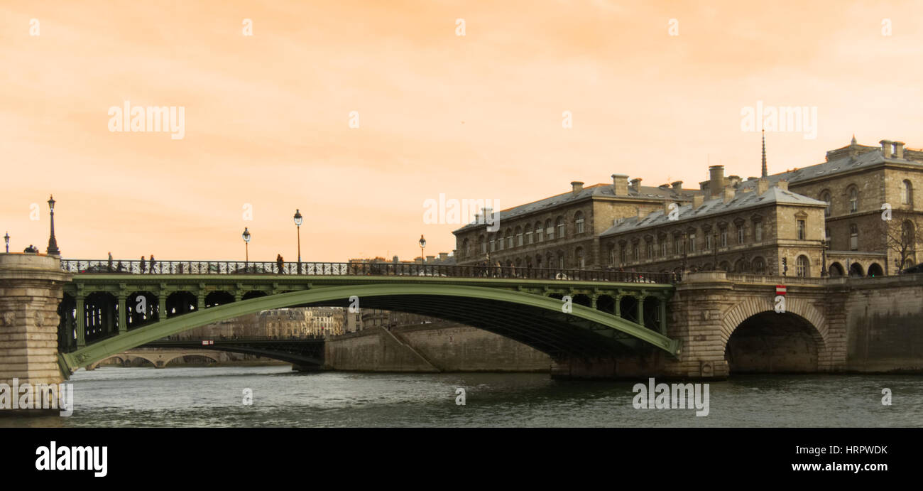 Beautiful scene in early afternoon - Pont au Change, Seine River, Paris ...