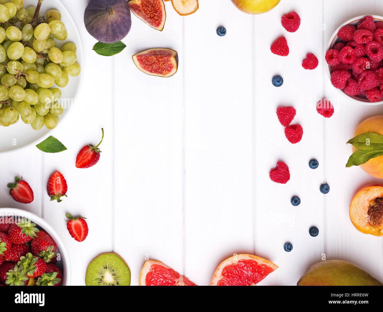 Wooden Bowl Fresh Blueberries Close-up Free Stock Photo 2659466647 |  Shutterstock, image size:1300x1058