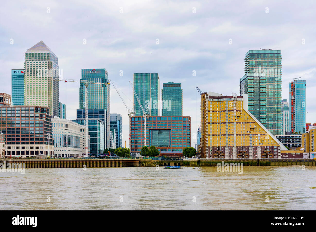 Hsbc canary wharf skyline hi-res stock photography and images - Alamy