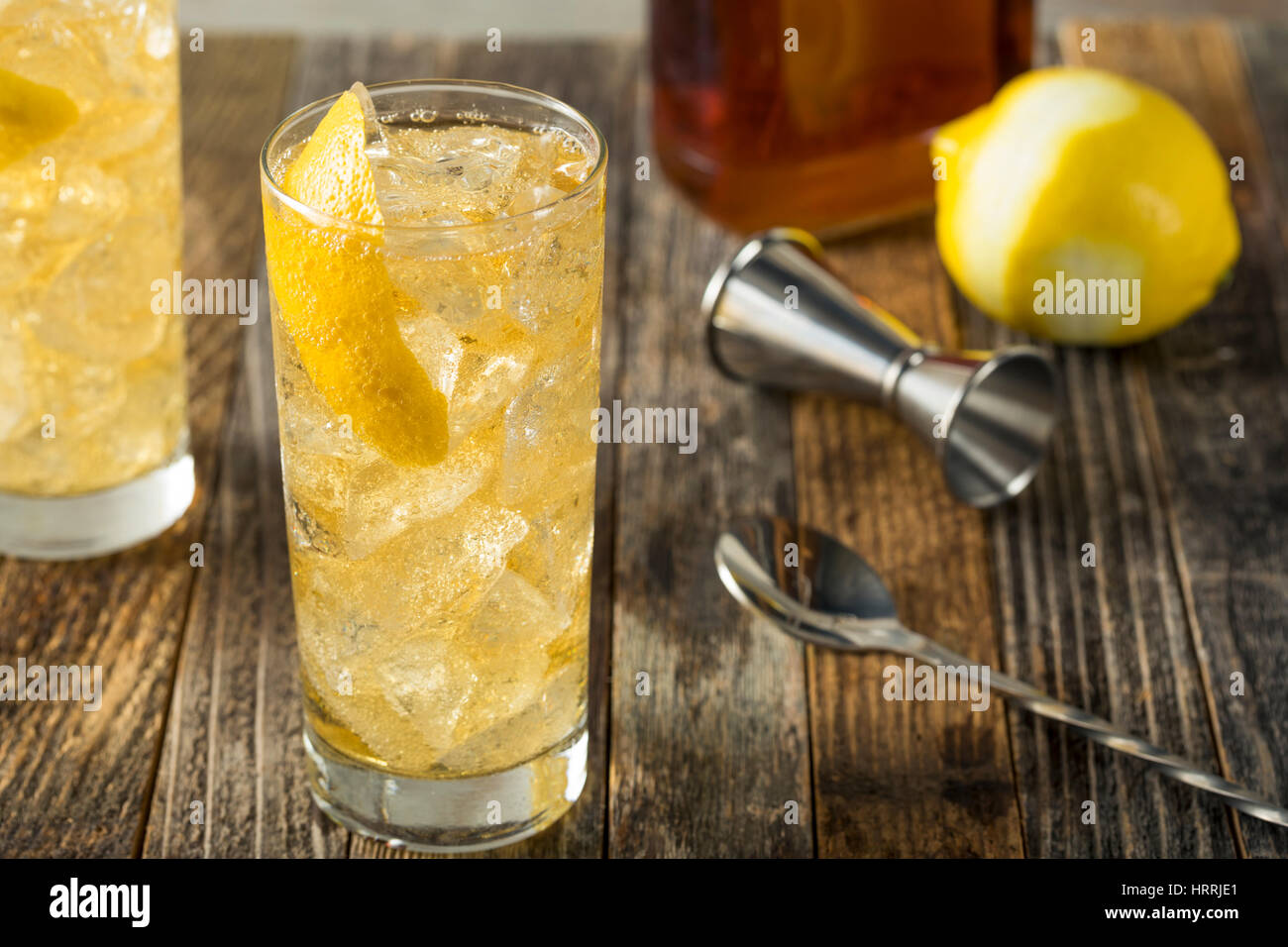 https://c8.alamy.com/comp/HRRJE1/homemade-whiskey-highball-with-soda-water-and-lemon-HRRJE1.jpg