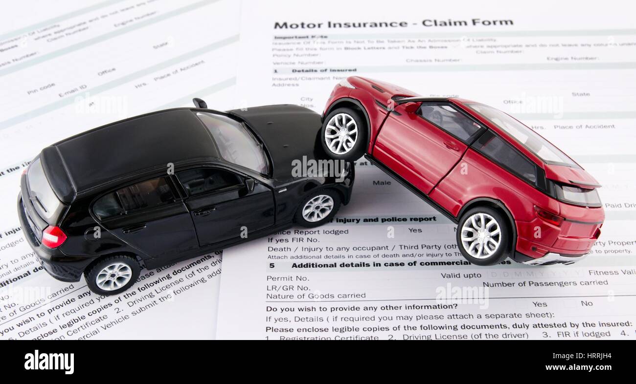Motor insurance claim form. Car crash and protection concept Stock Photo
