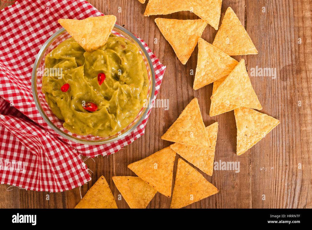 Guacamole and nacho chips Stock Photo Alamy