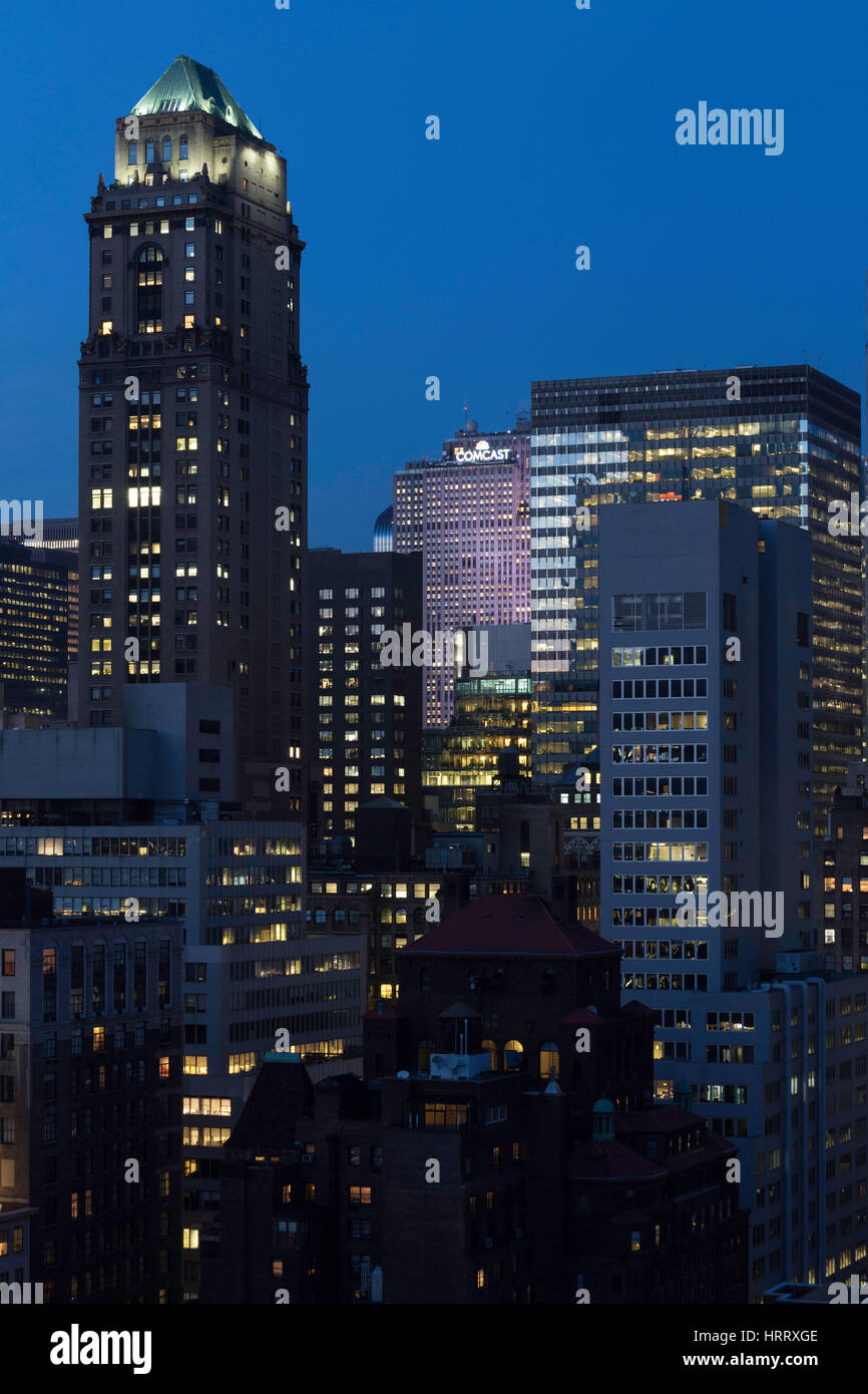 Manhattan skyline at dusk hi-res stock photography and images - Alamy