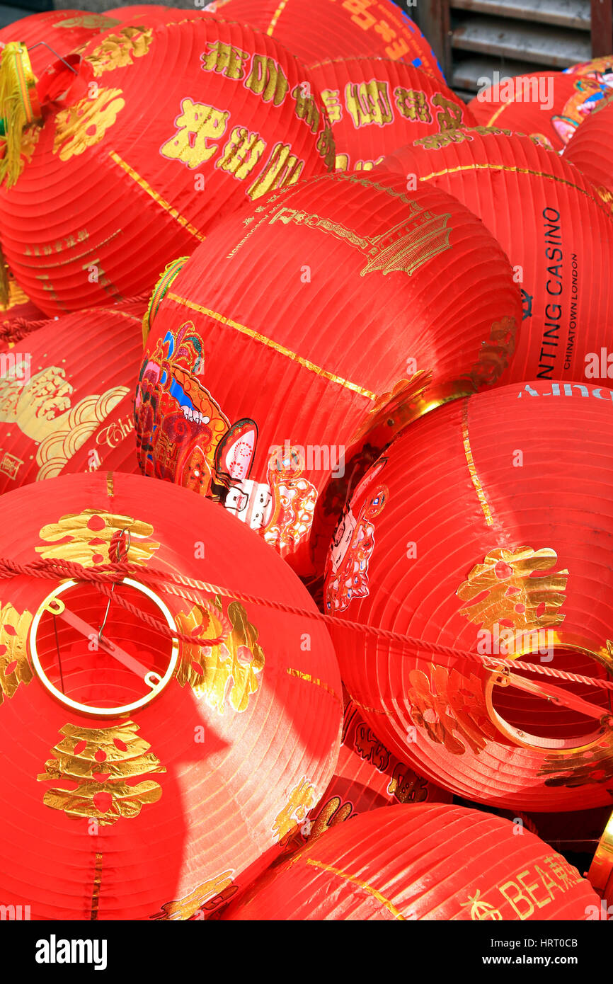 Chinese lanterns hi-res stock photography and images - Alamy