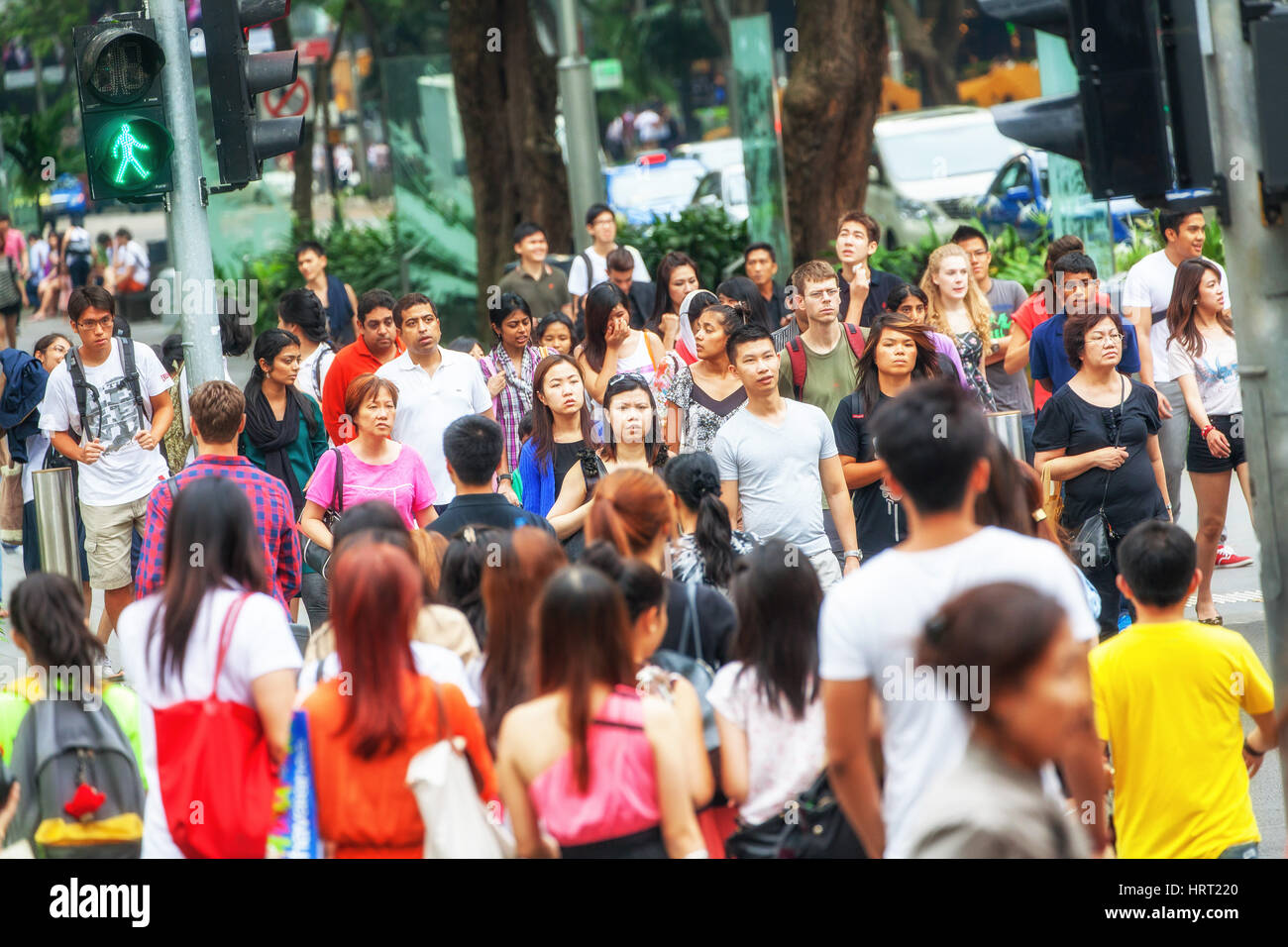 Singapore pedestrian crossing hi-res stock photography and images - Alamy