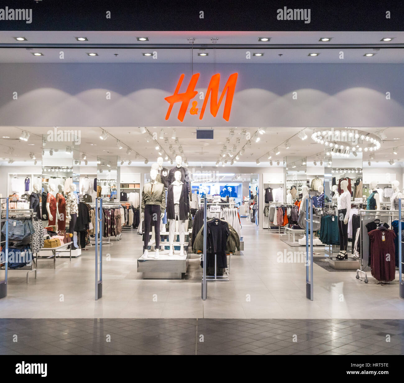 H&M unveils massive Toronto flagship