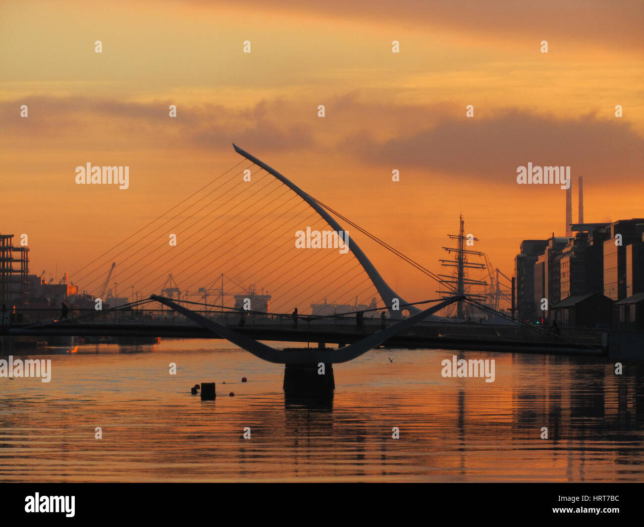 Samuel Beckett Bridge at Sunrise on the River Liffey in Dublin, Ireland ...