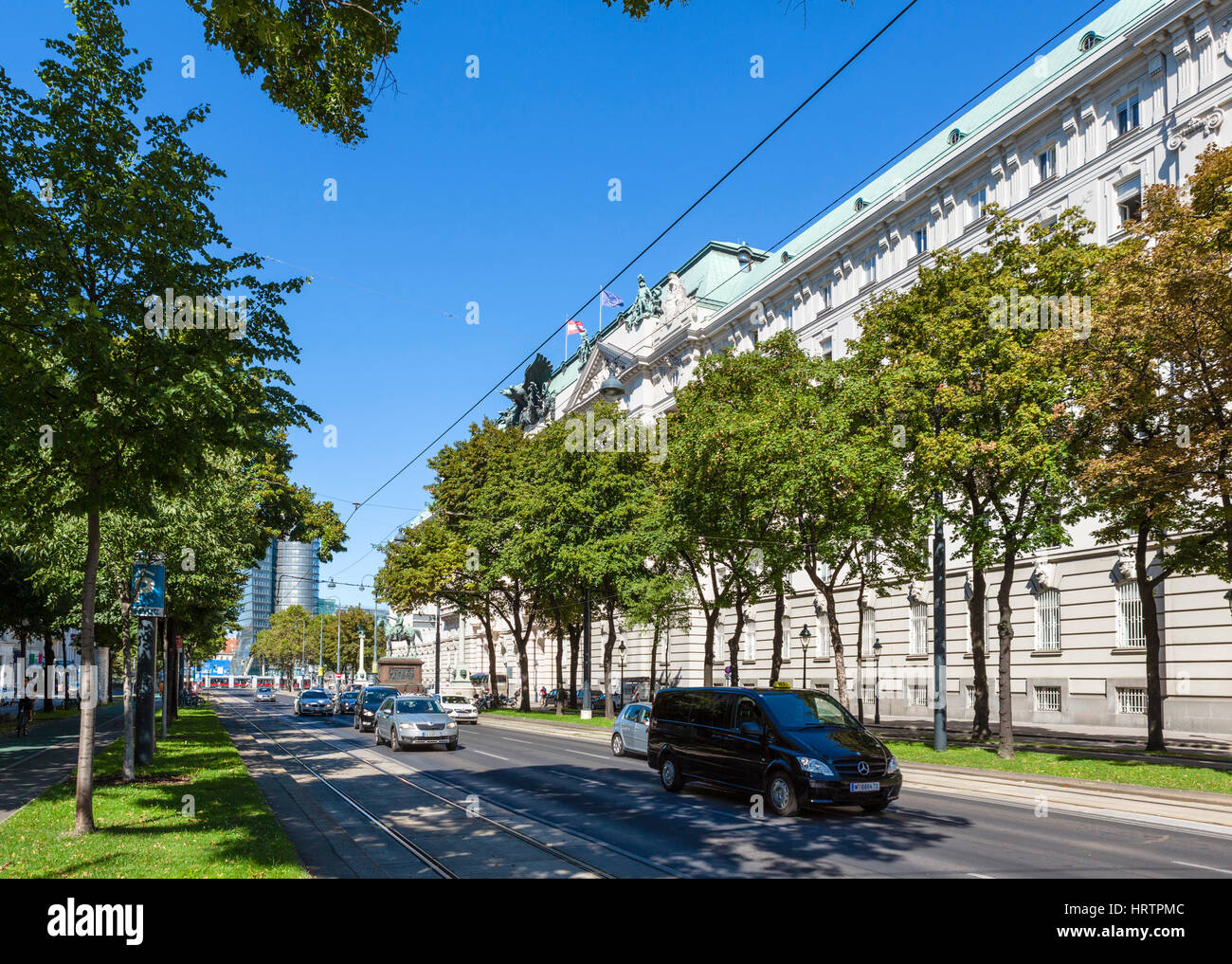 Stubenring portion of the Ringstrasse (Ring Road) outside the Regierungsgebäude (War Ministry), Vienna, Austria Stock Photo