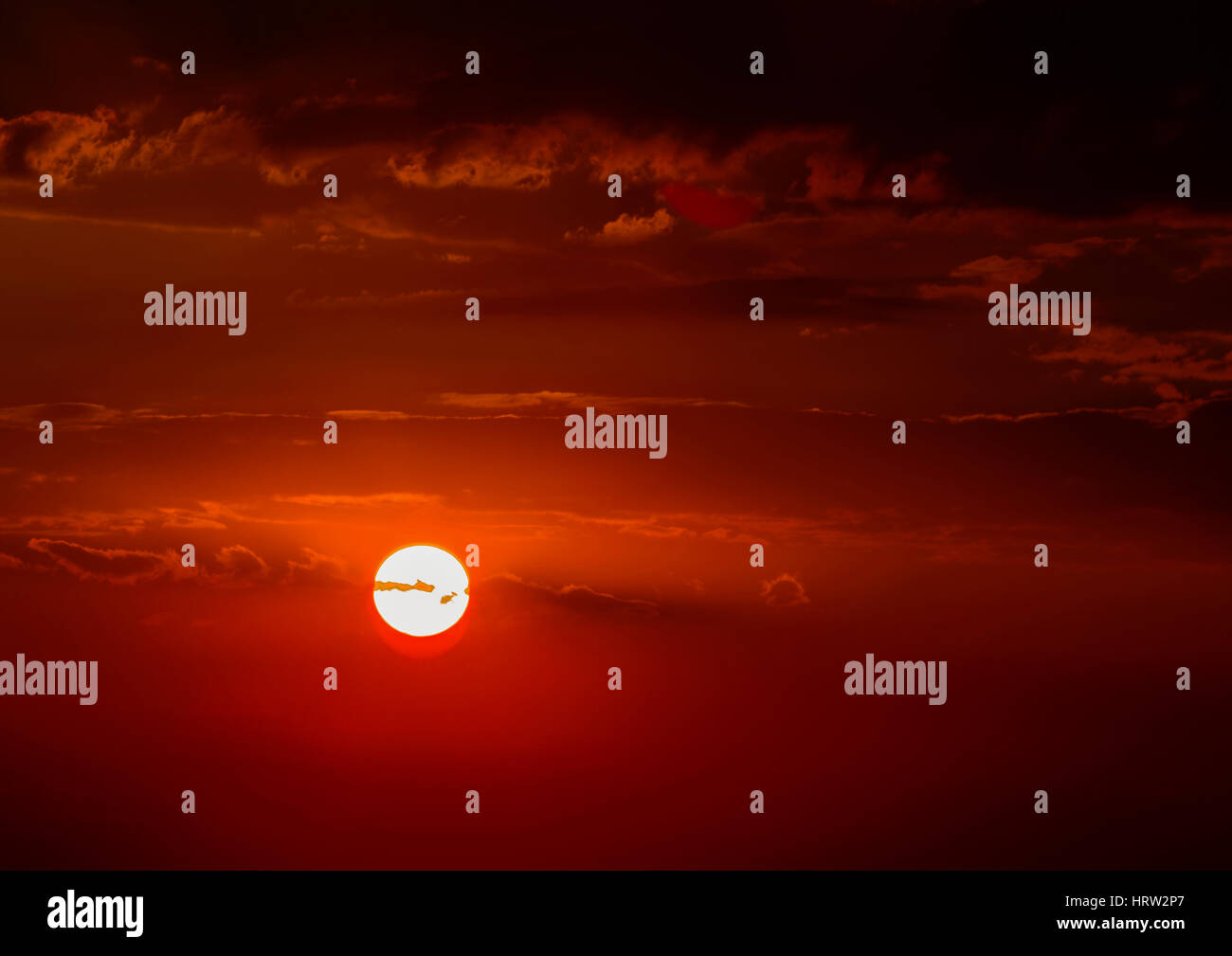 Beautiful sunset with dramatic clouds in the sky Stock Photo - Alamy