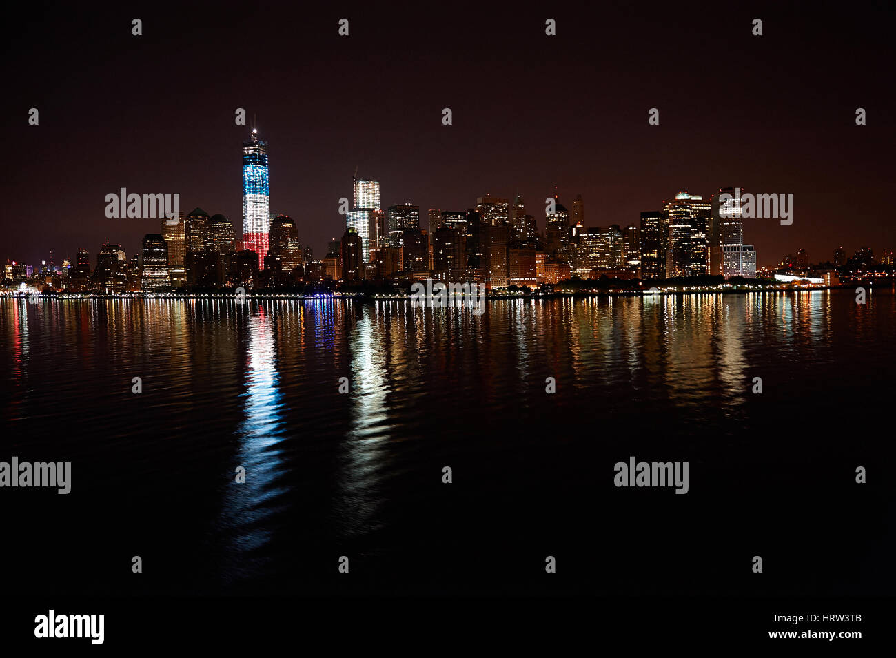 New york skyline night from water hi-res stock photography and images ...