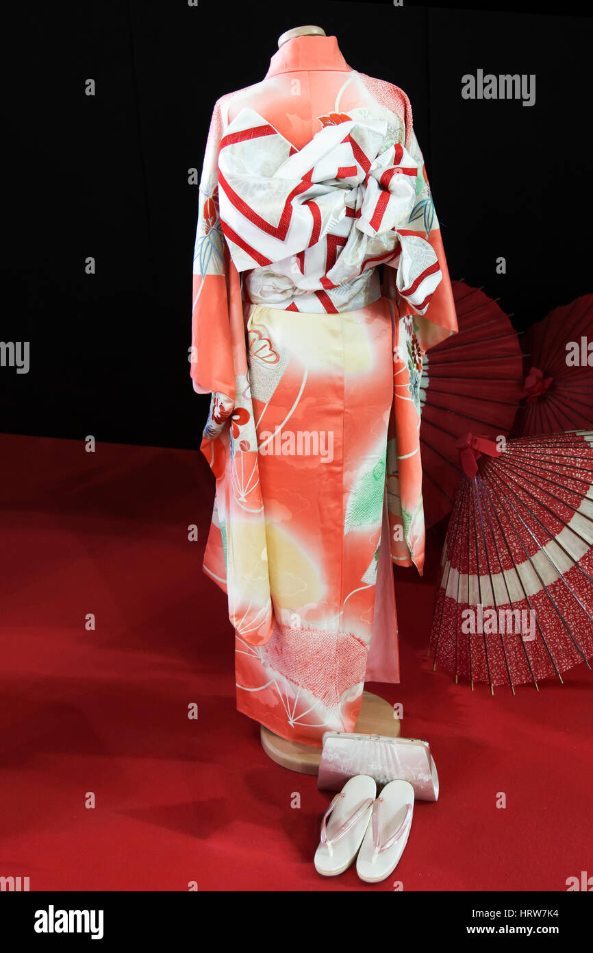 Furisode hi-res stock photography and images - Alamy