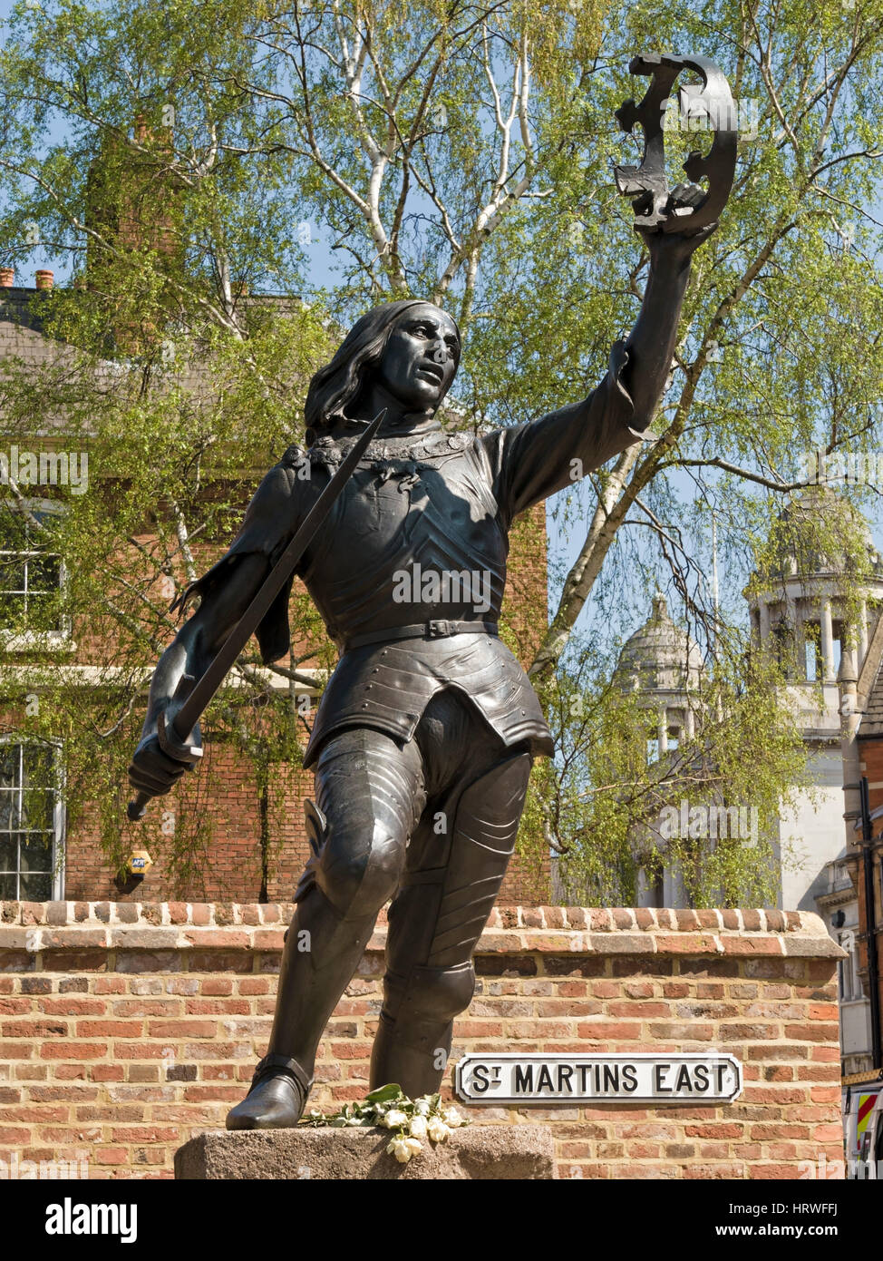 King Richard III statue in grounds of Leicester Cathedral, England, UK Stock Photo