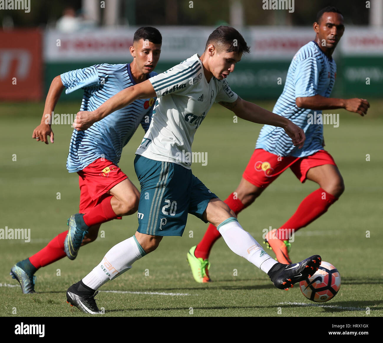 SÃO PAULO, SP 04.03.2017 TREINO DO PALMEIRAS The player Raphael