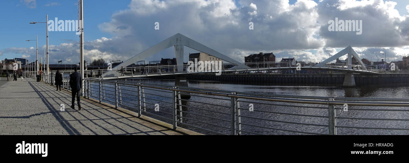 Glasgow City Centre clydeside panorama squiggly bridge Tradeston Bridge Stock Photo