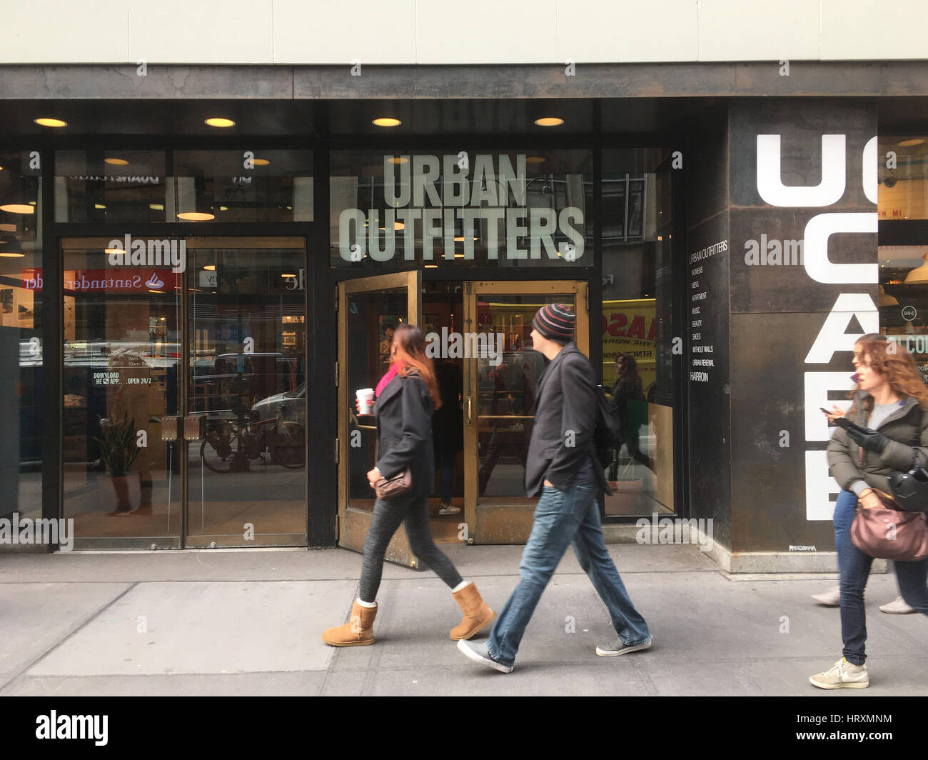 Urban outfitters new york hi-res stock photography and images - Alamy