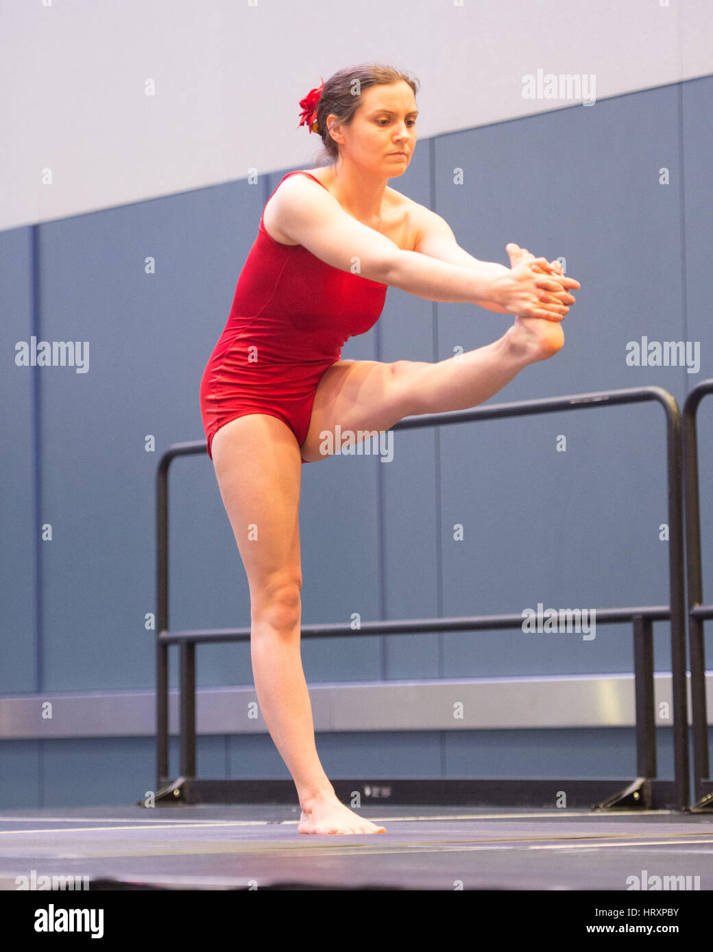 Usa yoga competition hi-res stock photography and images - Alamy