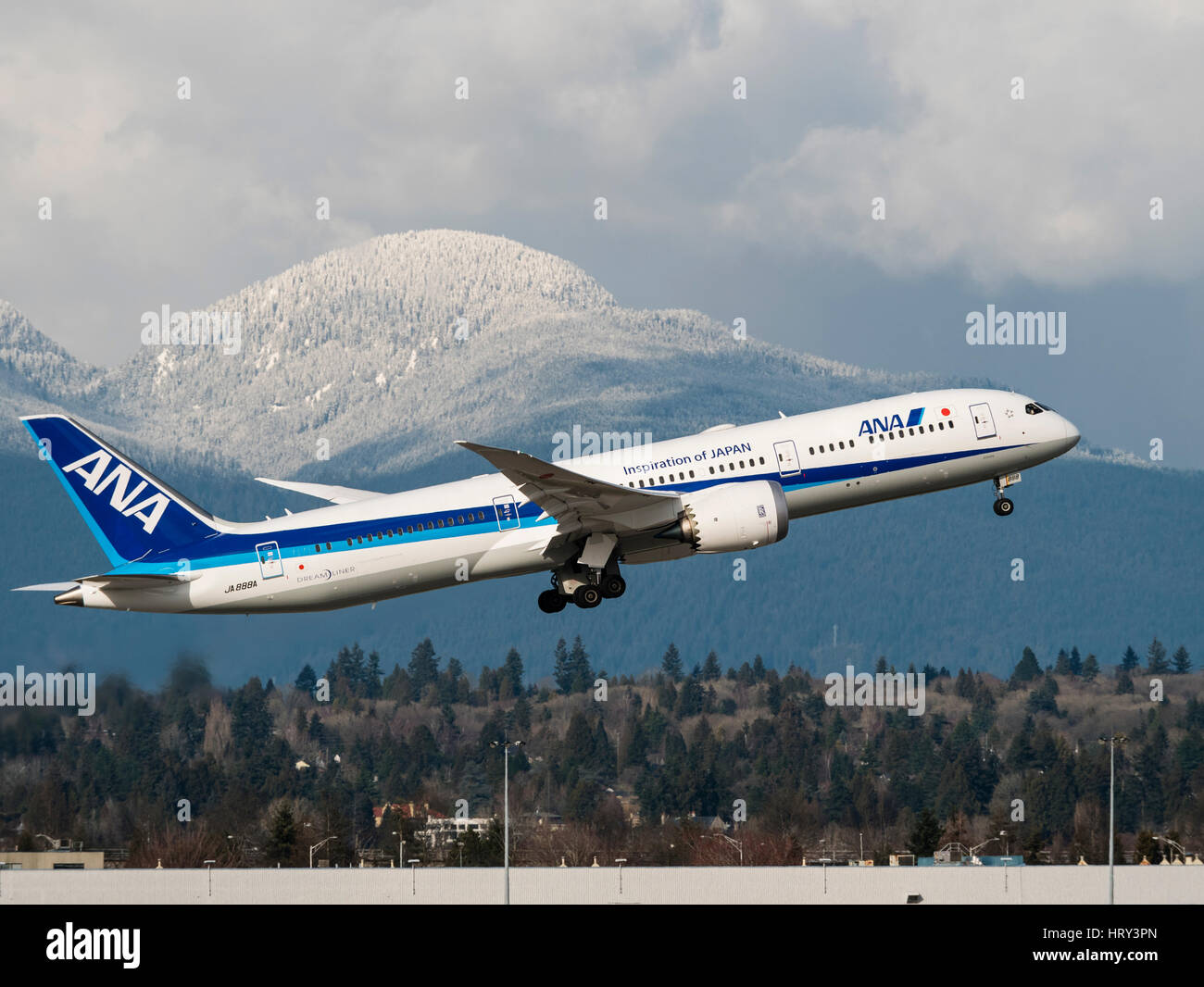 ANA All Nippon Airways plane airplane Boeing 787 (787-9) Dreamliner wide-body jetliner take taking off Vancouver International Airport Stock Photo