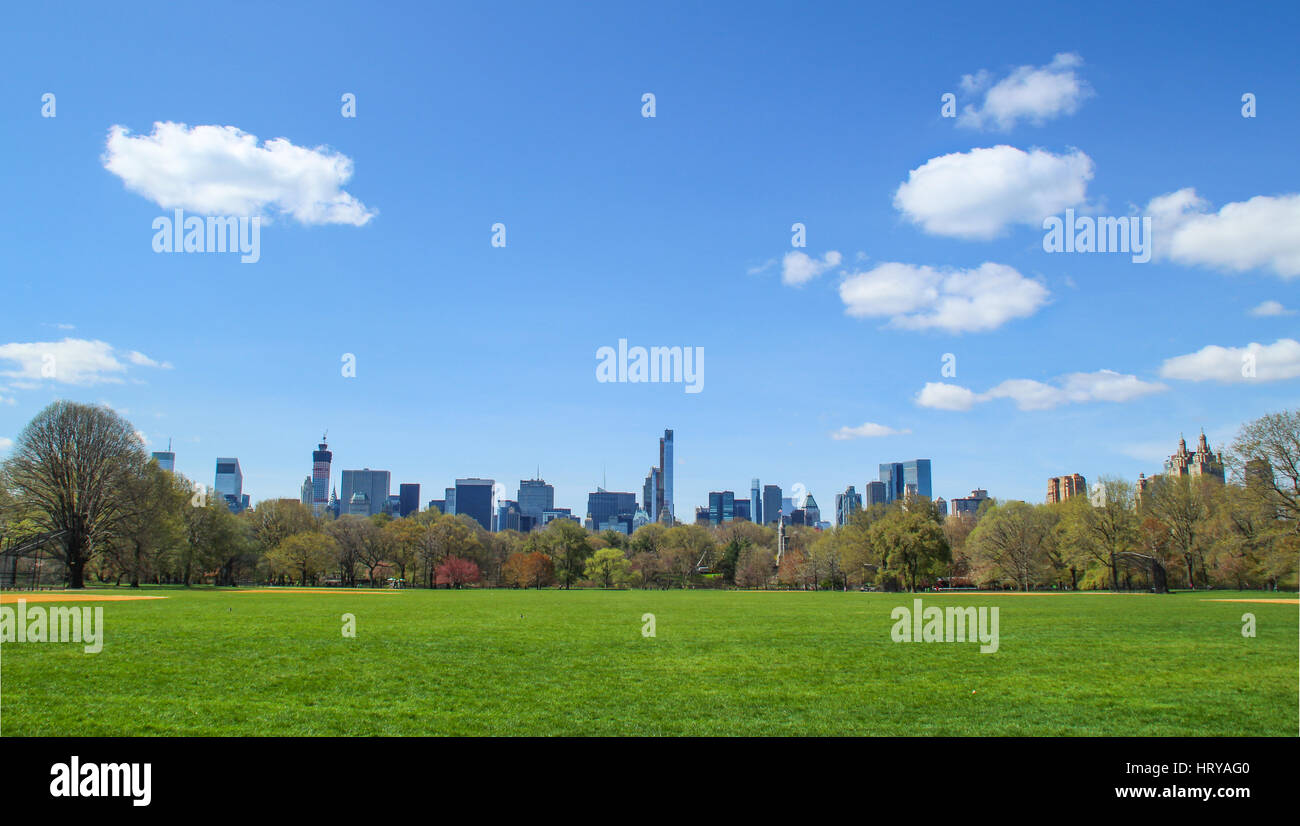 Manhattan new york city park spring tree grass hi-res stock photography ...