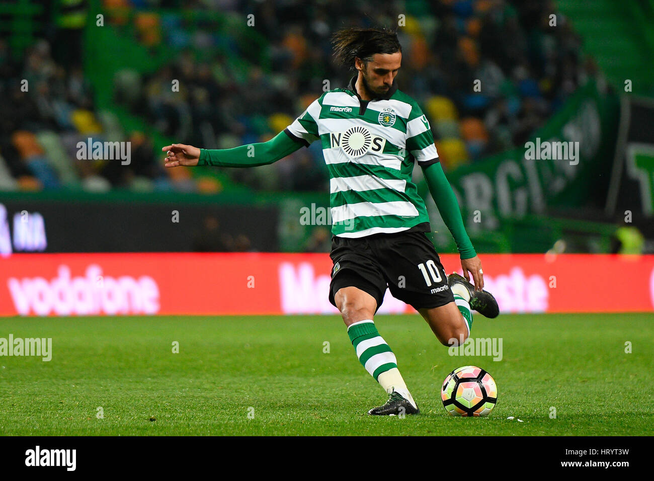 Portugal, Lisbon, Mar. 05, 2017 - FOOTBALL - Bryan Ruiz, Sporting player, in action during match between Sporting Clube de Portugal and Vitória Guimarães for Portuguese Football League match at Estádio Alvalade XXI, in Lisbon, Portugal. Credit: Bruno de Carvalho/Alamy Live News Stock Photo