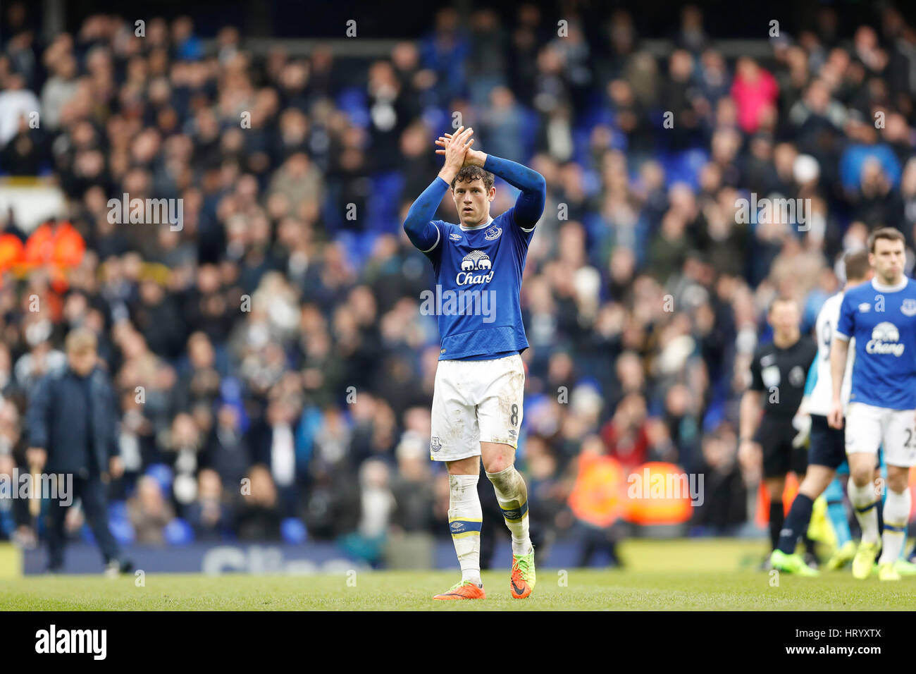London, Britain. 5th Mar, 2017. Ross Barkley of Everton acknowledges the supporters after the English Premier League match between Tottenham Hotspur and Everton at White Hart Lane Stadium in London, Britain, on March 5, 2017. Credit: Han Yan/Xinhua/Alamy Live News Stock Photo