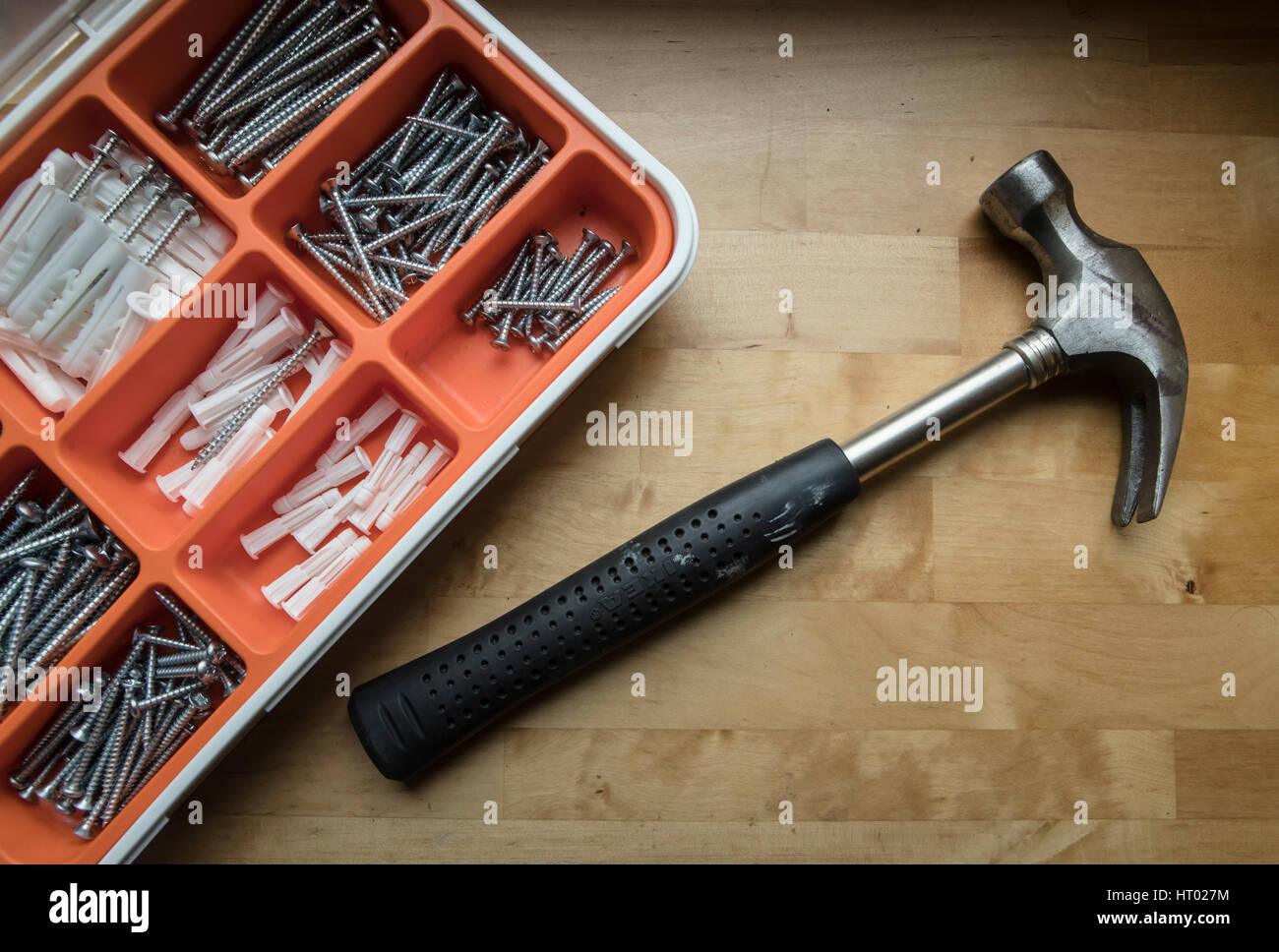 Closeup of Hammer and Nails Stock Image - Image of plank, build: 14981737