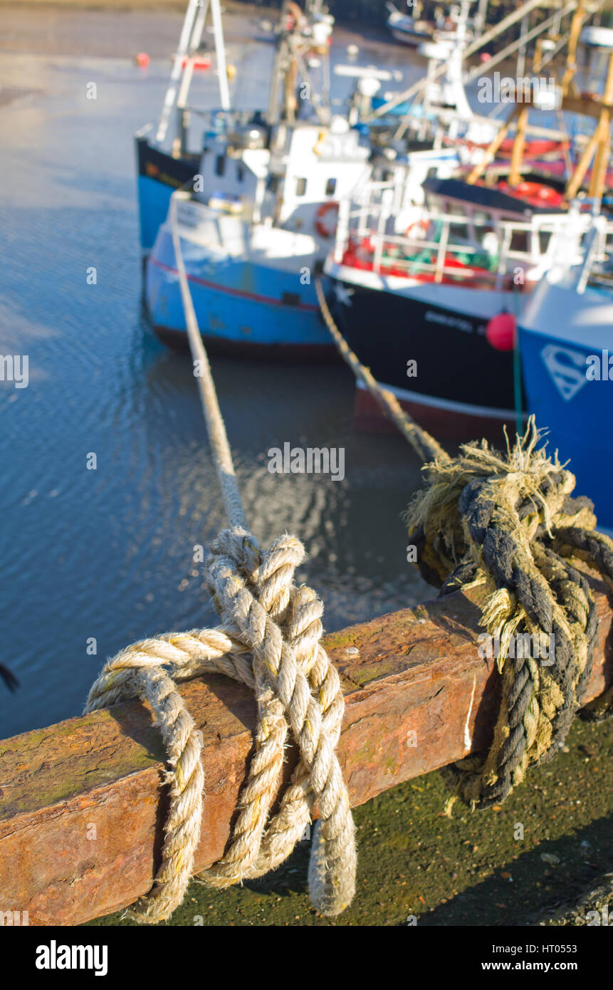 Mooring ropes hires stock photography and images Alamy