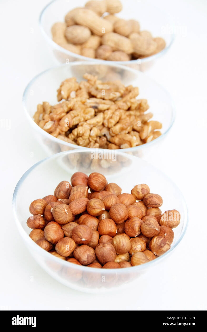 Haselnuesse, Walnuesse und Ernuesse - nuts Stock Photo