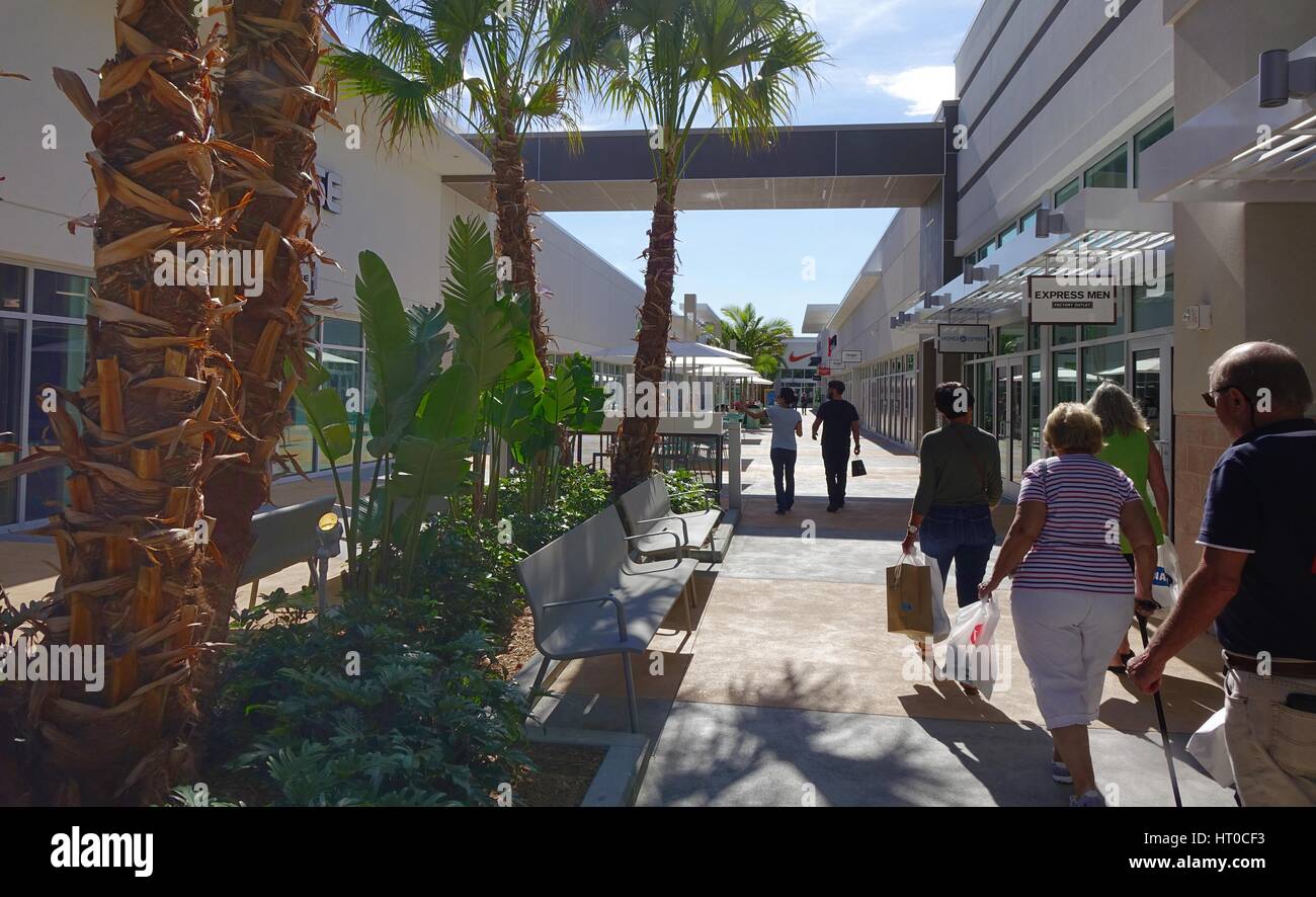 Shoppers at the Tanger Outlet Mall, Daytona Beach, Florida Stock Photo