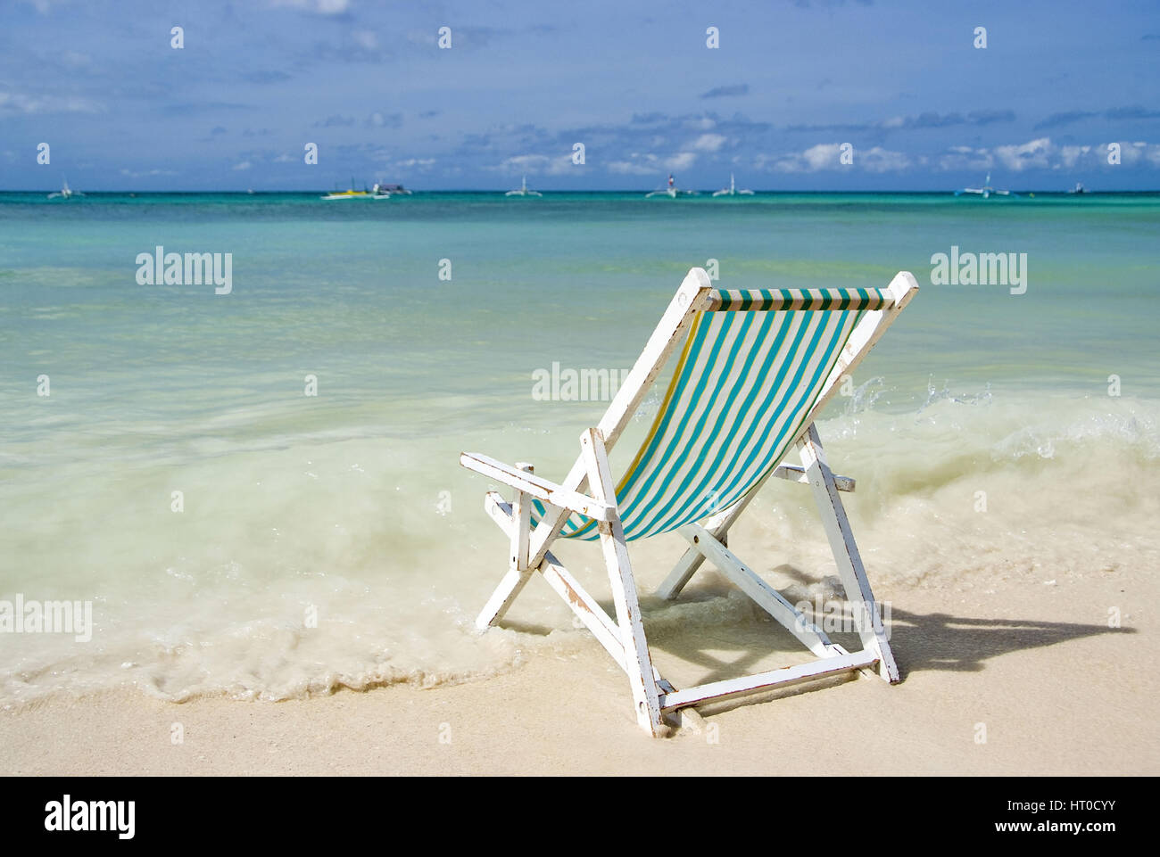 Liegestuhl am Meeresufer, Boracay, Philippinen - canvas chair on the beach Stock Photo