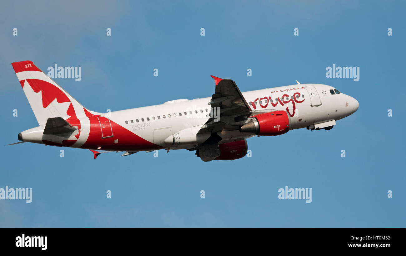 Air Canada Rouge plane Airbus A319 airborne Stock Photo