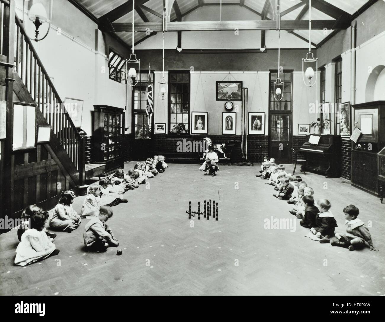 Number work, Southfields Infants' School, Wandsworth, London, 1907. Artist: Unknown. Stock Photo