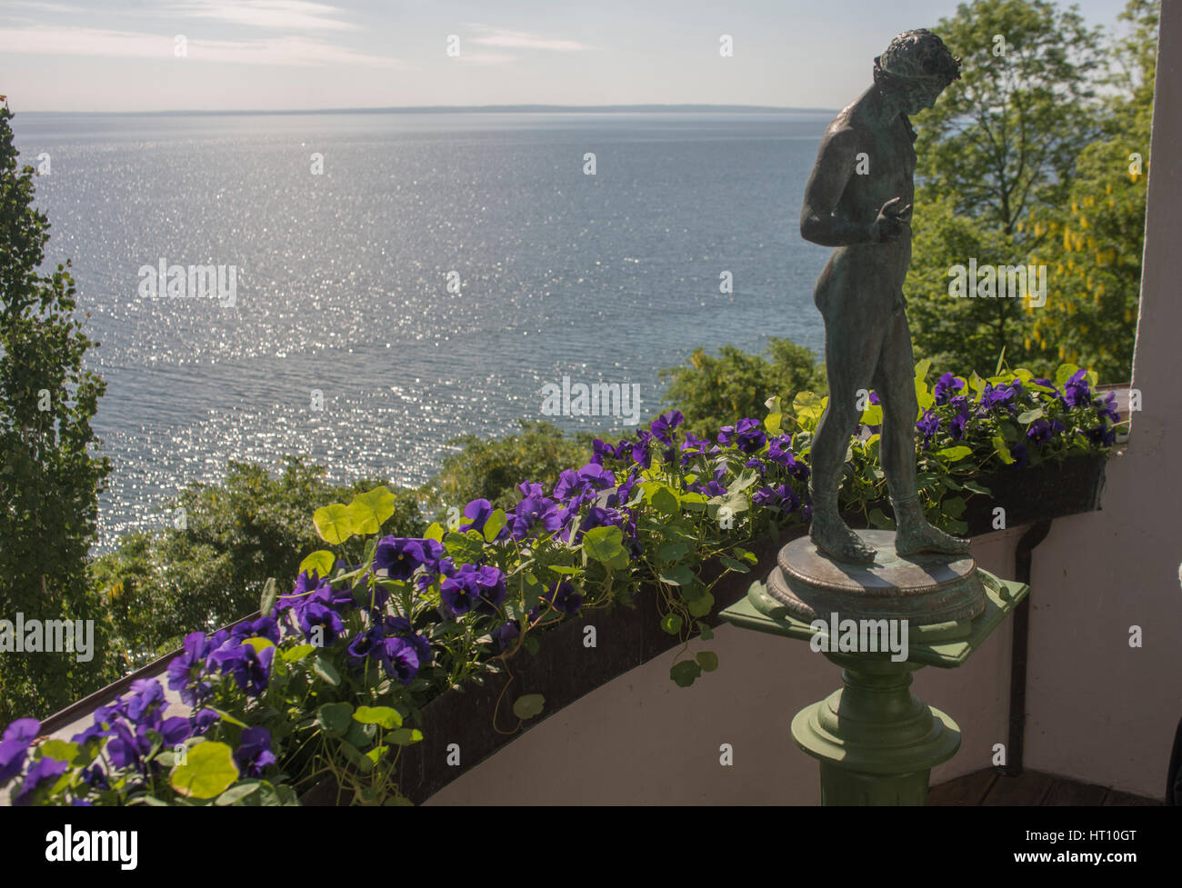 The house Strand on the shore of lake Vättern Stock Photo - Alamy