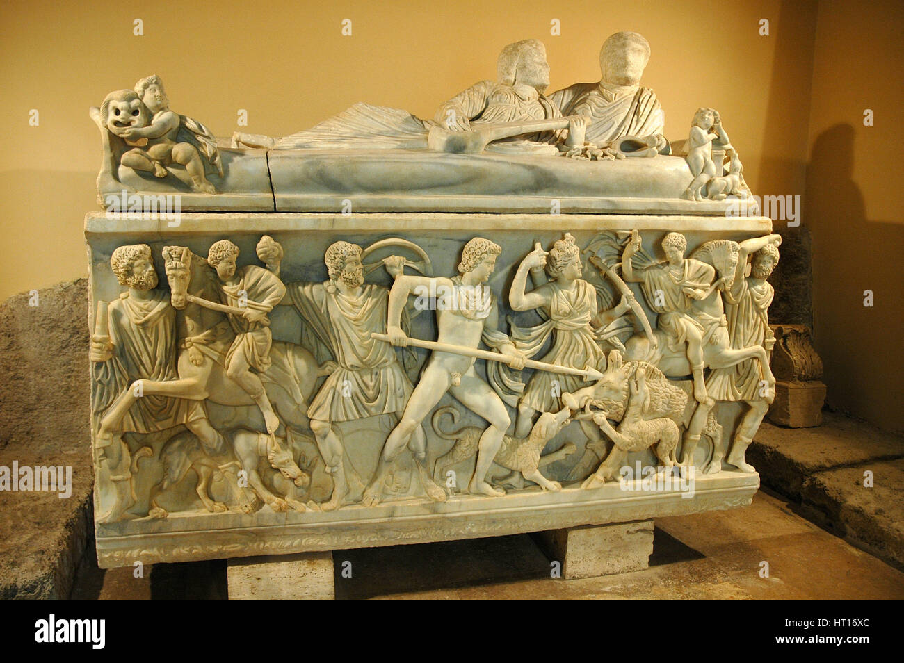 Roman sarcophagus with relief of the Calydonian Boar Hunt.  According to Greek mythology the Calydo Artist: Werner Forman. Stock Photo