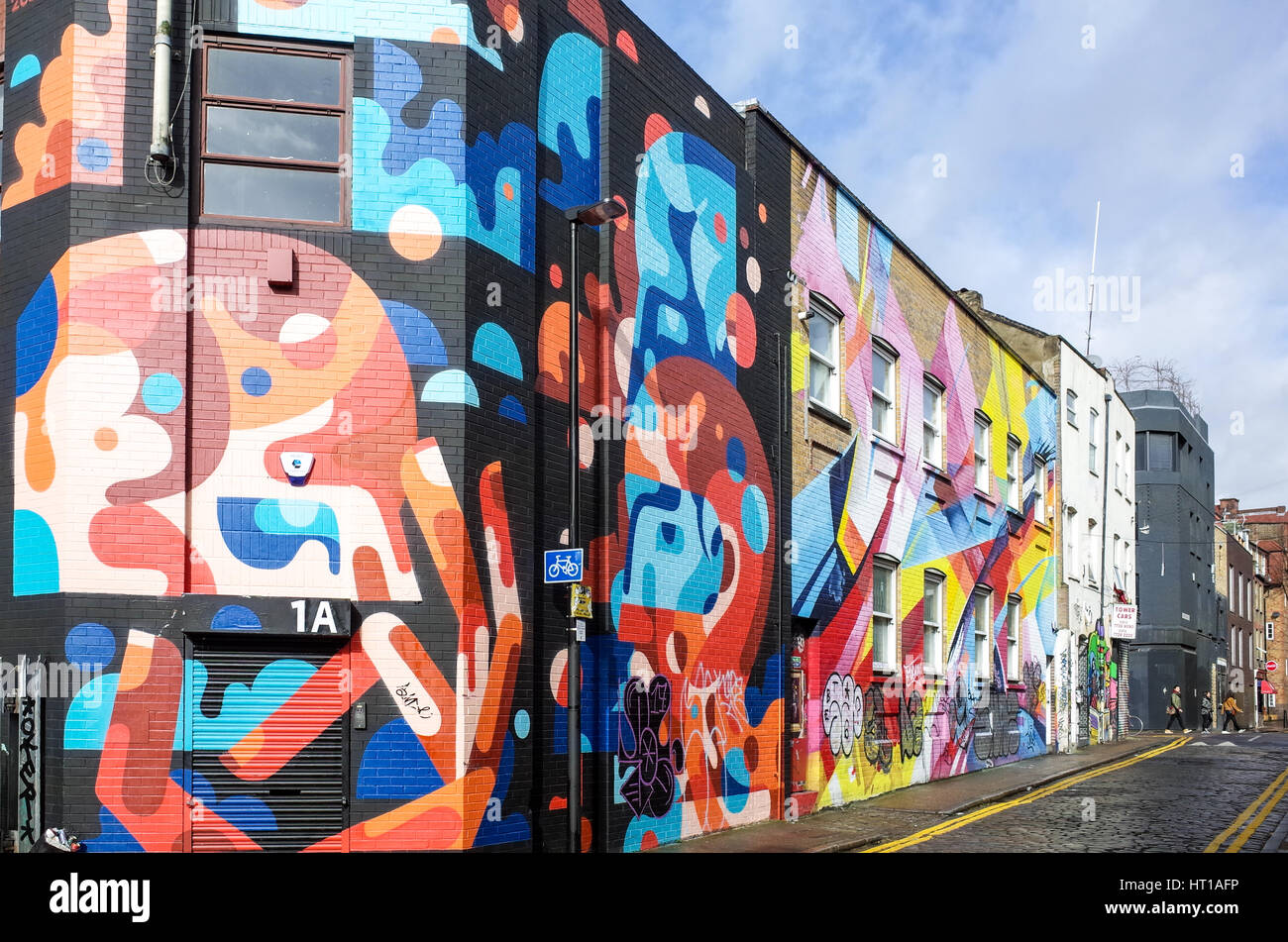 Eyecatching Graffitti adorns buildings in London's fashionable ...