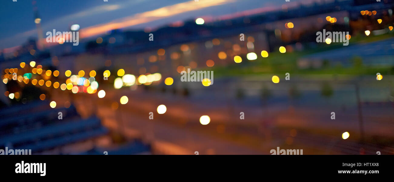 Night street many defocused lights hi-res stock photography and images ...