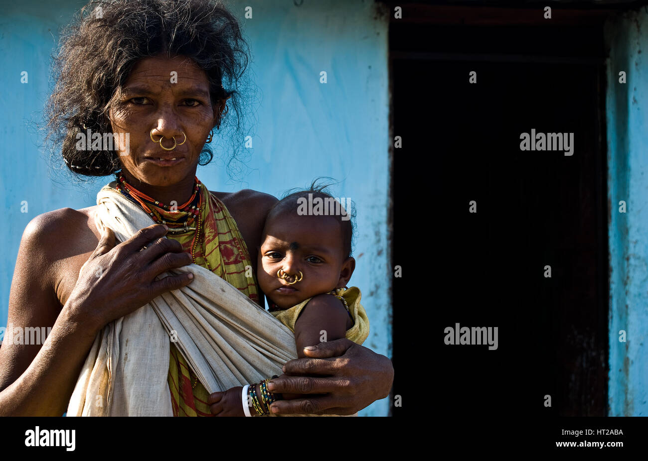 Mother and child belonging to the Dongria Kondh tribe ( India) Stock Photo