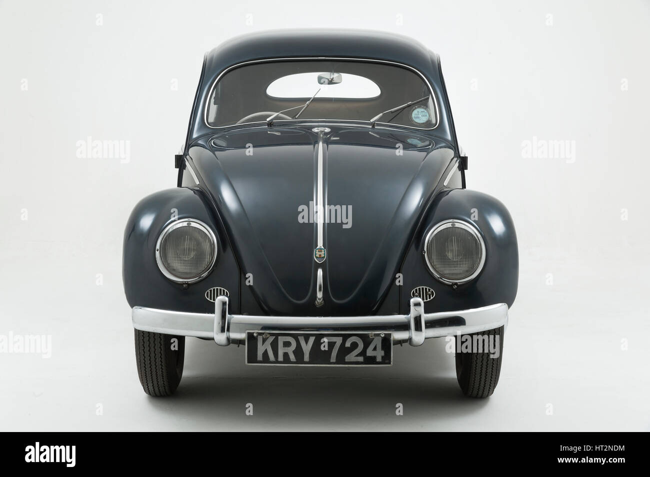 Vw beetle 1950s hi-res stock photography and images - Alamy