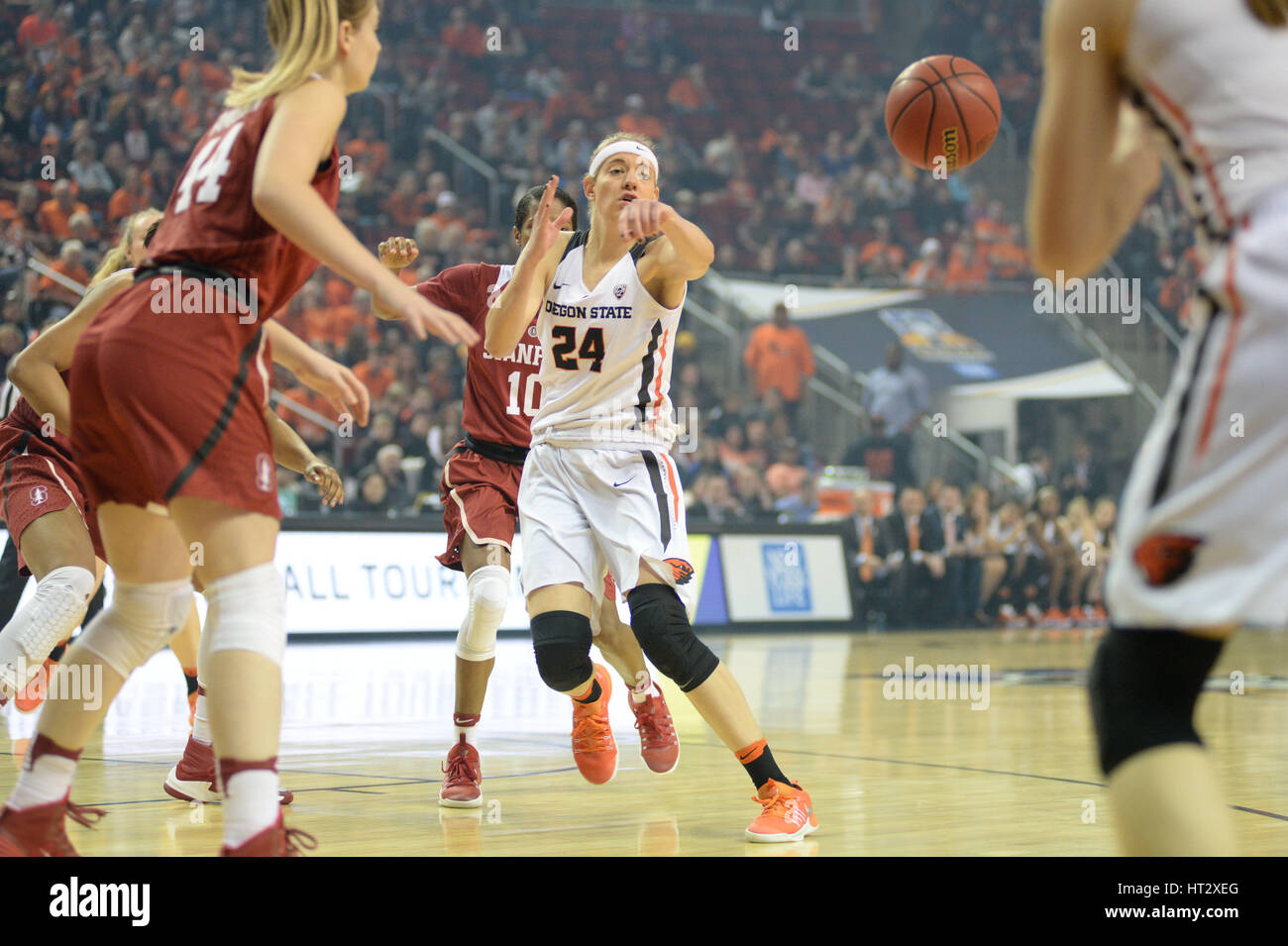 Seattle, WA, USA. 5th Mar, 2017. OSU's Sydney Wiese (24) drives down the lane then passes during the PAC12 women's tournament final between the Oregon State Beavers and the Stanford Cardinal. Stanford won the game 48-43. The game was played at Key Arena in Seattle, WA. Jeff Halstead/CSM/Alamy Live News Stock Photo