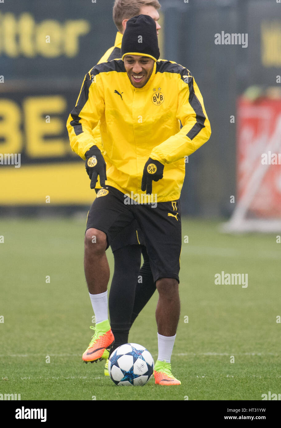 Dortmund, Germany. 7th Mar, 2017. Borussia Dortmund's Pierre-Emerick Aubameyang messes about on the training grounds in Dortmund, Germany, 7 March 2017. BVB will meet Benfica Lissabon in the second round second legs of the Champions League (8.03.). Photo: Bernd Thissen/dpa/Alamy Live News Stock Photo