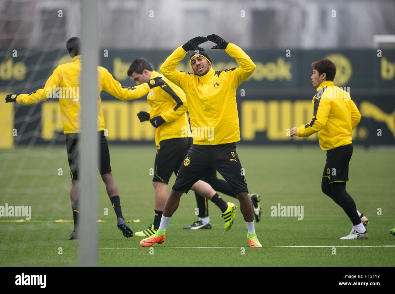 Dortmund, Germany. 7th Mar, 2017. Borussia Dortmund's Pierre-Emerick Aubameyang warms up on the training grounds in Dortmund, Germany, 7 March 2017. BVB will meet Benfica Lissabon in the second round second legs of the Champions League (8.03.). Photo: Bernd Thissen/dpa/Alamy Live News Stock Photo