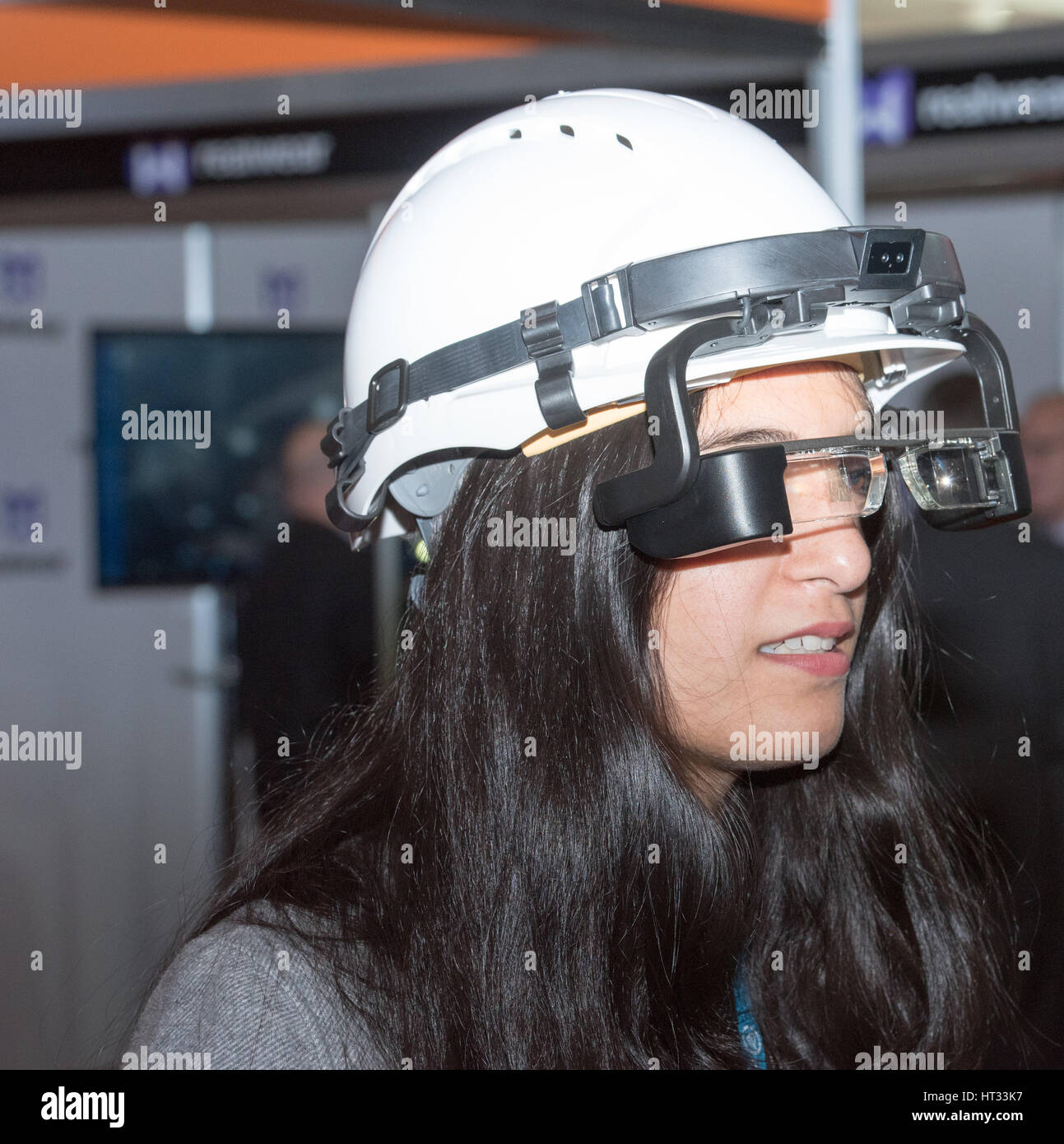 Wearables device hires stock photography and images Alamy