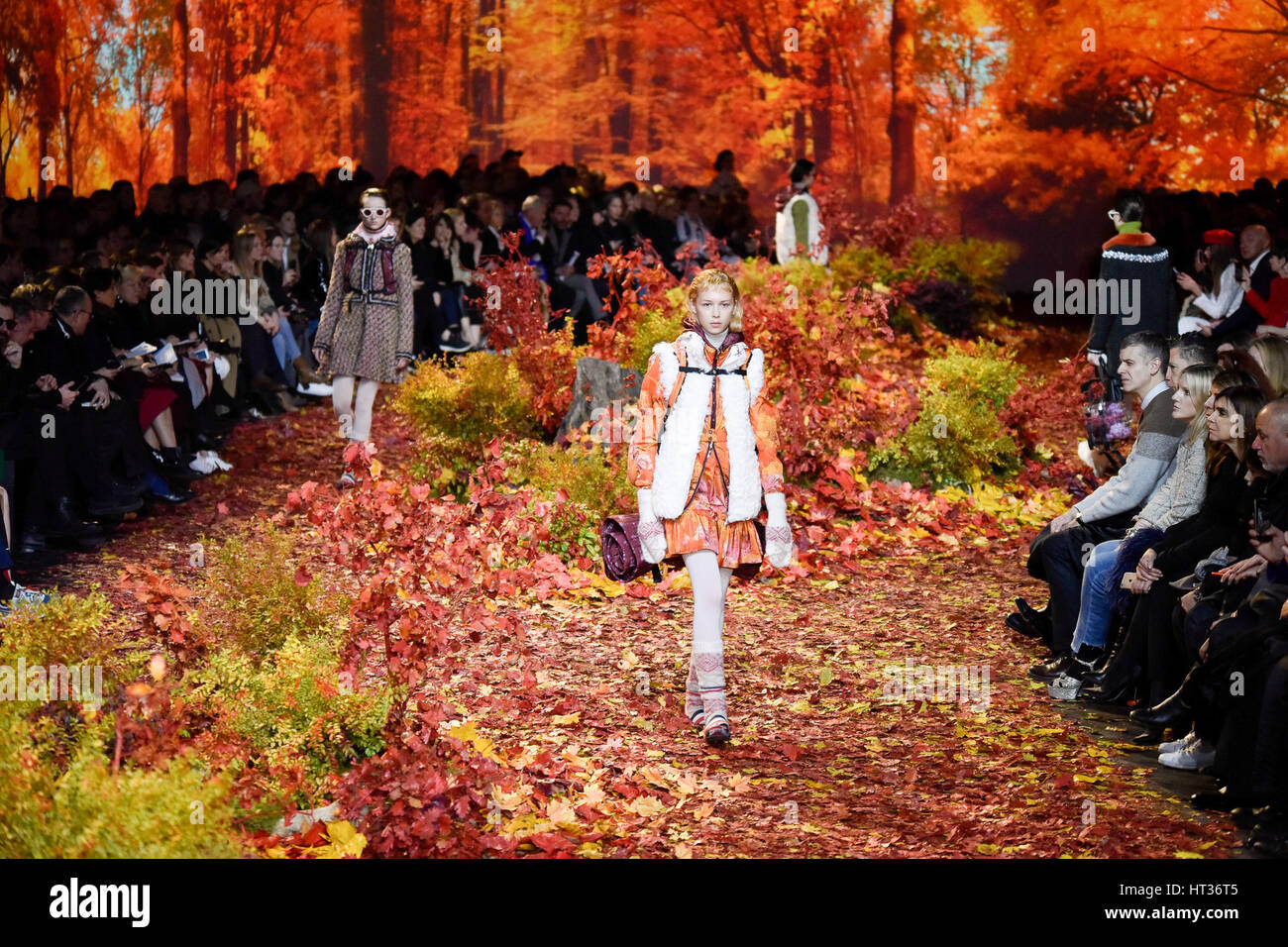 Moncler rouge hi-res stock photography and images - Alamy